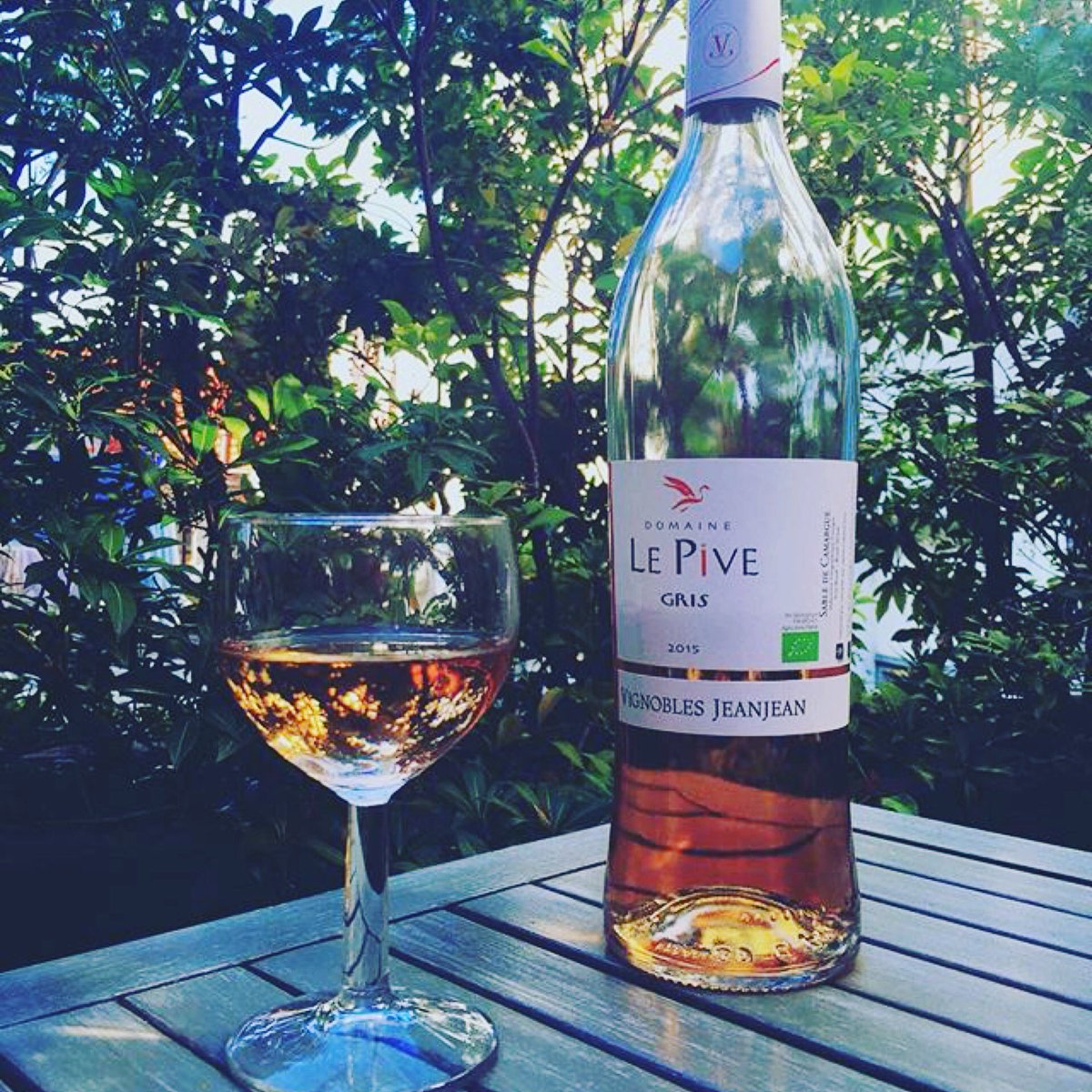 DomaineLePive's tweet photo. #September is knocking and #summer is soon over. Good #rosé from #france on the #terrace is a #solace... RG: @nottykriekske #LePive https://t.co/iw8Xq7MyVu