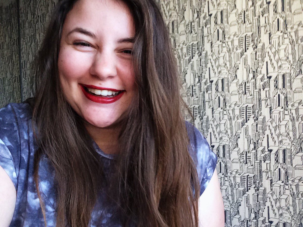 SmilenaGomxz's tweet photo. I was born sick, but I love it #LGBTroyals 🌈 https://t.co/wmEZJl9TR7
