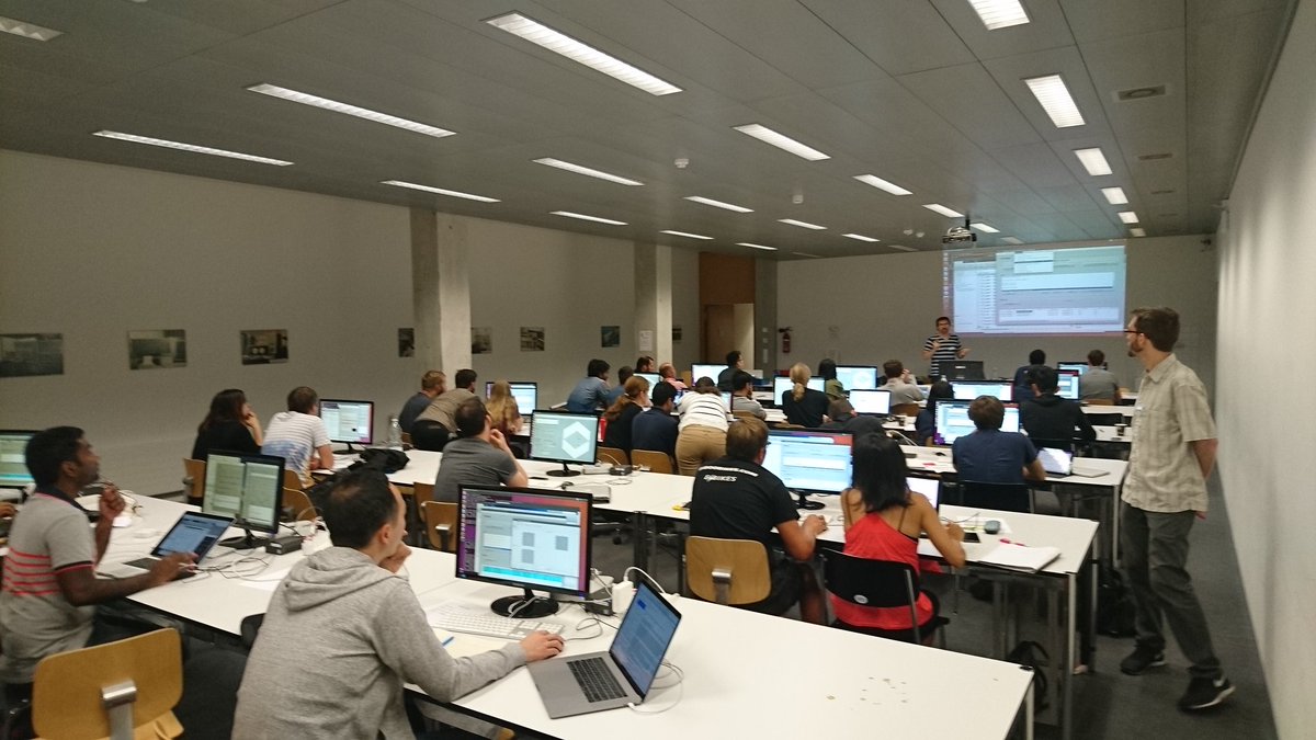 MishaKudryashev's tweet photo. Productive atmosphere of the Dynamo workshop 2017. #CryoEM #cryoET #subtomogramaveraging https://t.co/a55TshIi8o for more 💪 https://t.co/svcOedquDy