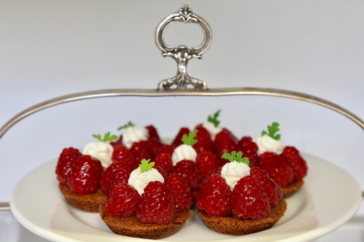 Ballymaloe's tweet image. #Raspberries on their journey from the @ballymaloewg to the #BallymaloeDessertTrolley @Ballymaloe #Raspberrytartlet