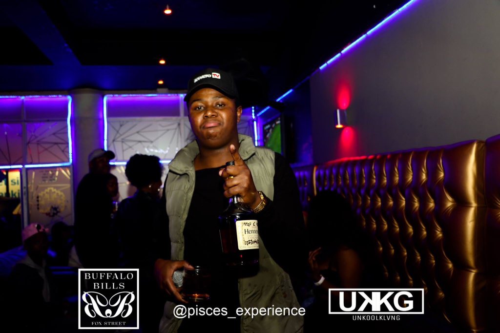 BuffaloBillsSA's tweet photo. #UKKG #koolestintown #lastweekupdate #drinks #AllNightLong #buffalo #THOLUKUTHIHEY #ziyawa https://t.co/Kvk8lszYYA