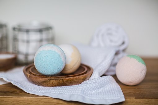 TreetsUS's tweet image. Planning a relaxing at-home spa day? @MaartaWalsh included our bath fizzers to her home spa essentials list: bit.ly/2wTbvit