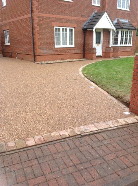 ResinExperts's tweet image. Thinking of upgrading your drive? Get the Resin experts in! #resin #local #experts #Resinexperts