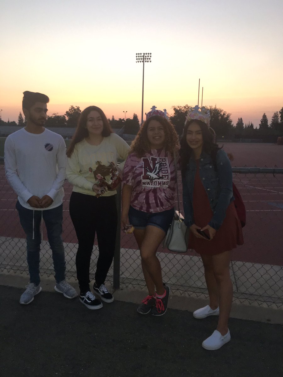 outdated_acct's tweet image. NHS Sr Sunrise... it's going to be a great year! #GoNighthawks! @AmberLozanoNUSD @kcoatss @Odell_NUSD