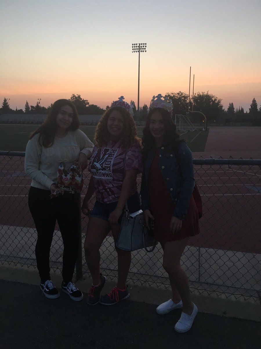 outdated_acct's tweet image. NHS Sr Sunrise... it's going to be a great year! #GoNighthawks! @AmberLozanoNUSD @kcoatss @Odell_NUSD
