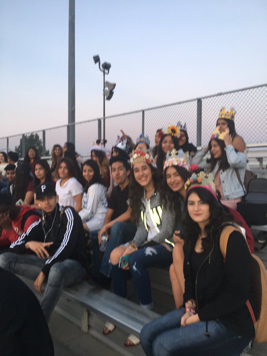 outdated_acct's tweet image. NHS Sr Sunrise... it's going to be a great year! #GoNighthawks! @AmberLozanoNUSD @kcoatss @Odell_NUSD