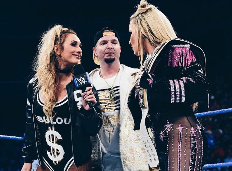 AlqPons's tweet photo. I love Carmella's new gear! https://t.co/M9GnZ0geaB