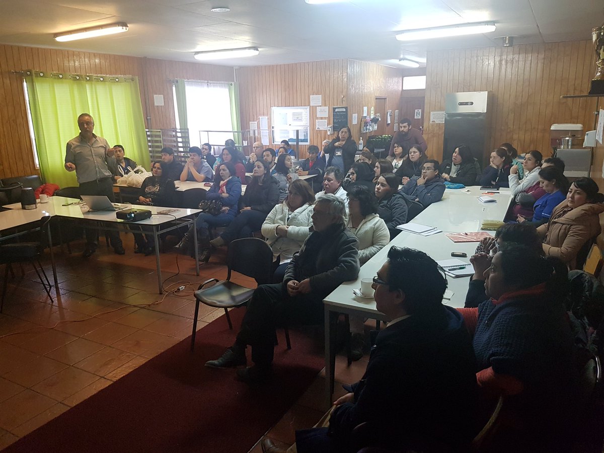 SSDelReloncavi's tweet photo. Usuarios y funcionarios conocen avances, etapas de diseño y participación del Proyecto de Diálisis @hospitalcalbuco @ministeriosalud https://t.co/rkotZAOlQN
