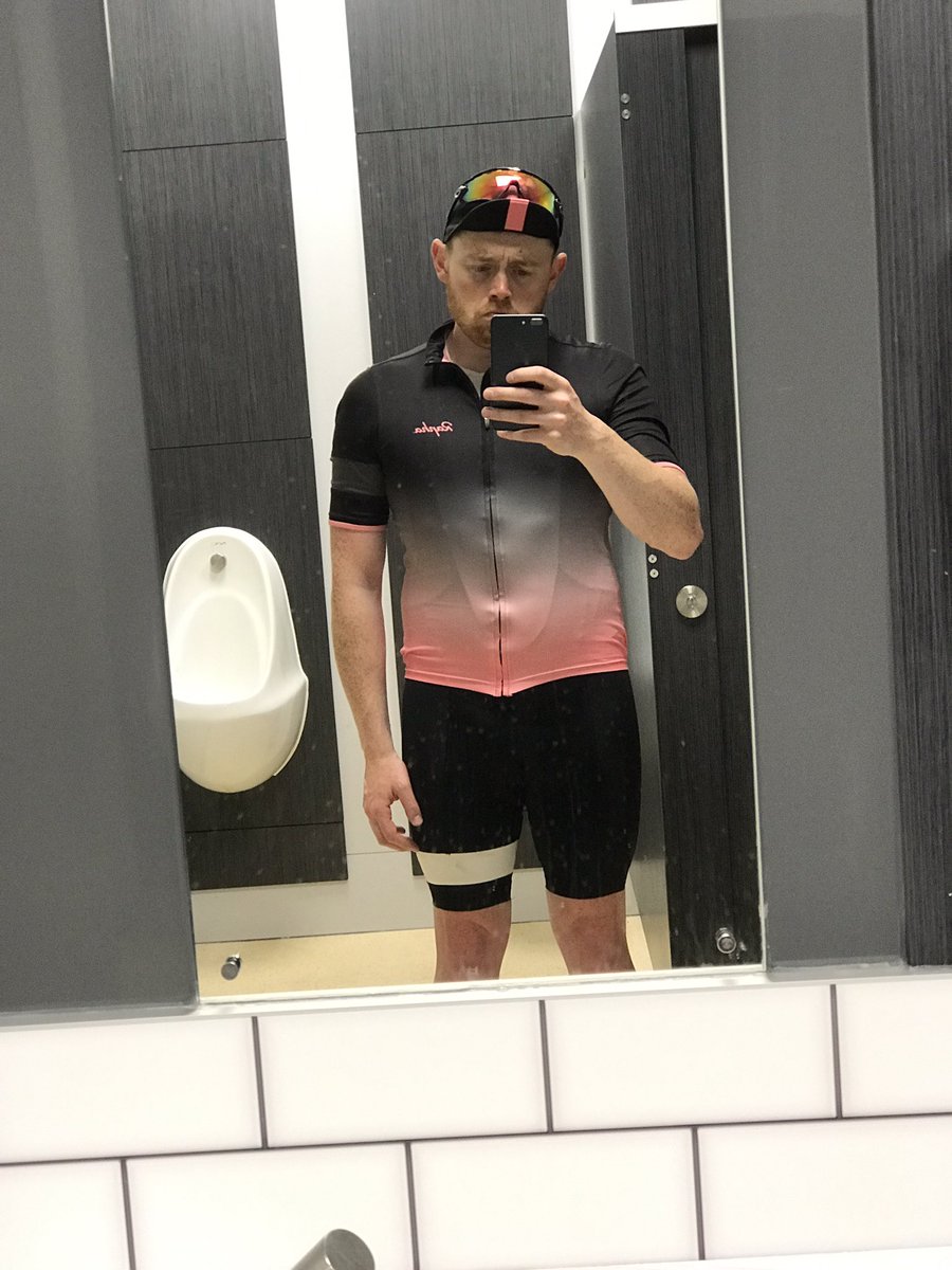 CyclistAverage's tweet photo. Even if I don't feel great on #JOGLE, at least I look great. #LookGoodFeelGoodRideGood https://t.co/5XwxKCRVER