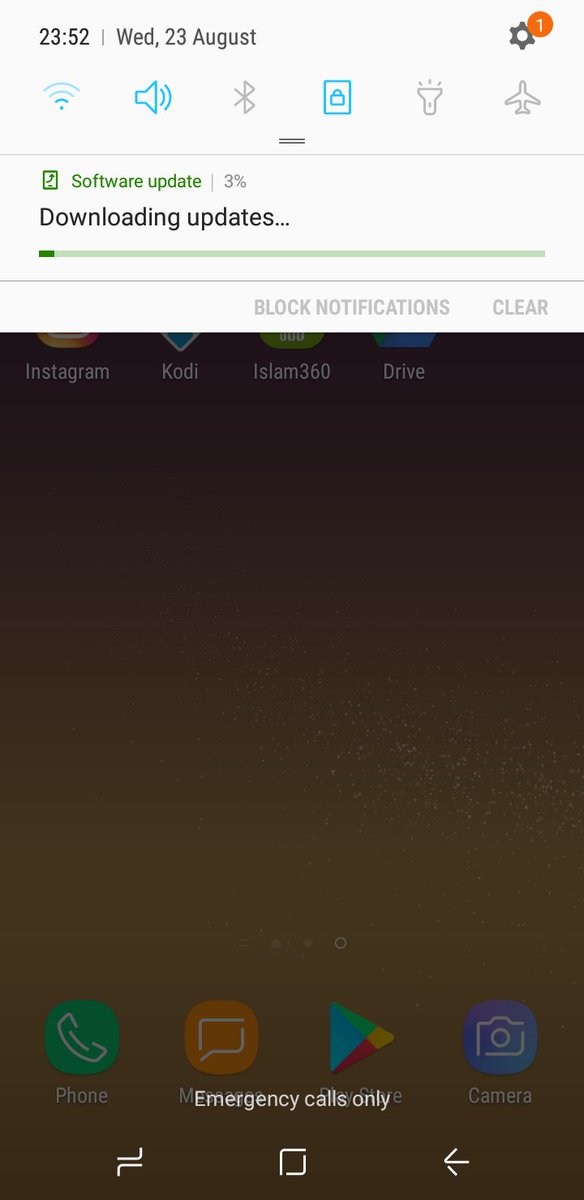 techfriendpak's tweet photo. #GalaxyS8 getting update... lets see whats new....  😚😚 https://t.co/T4EvI0BJBT