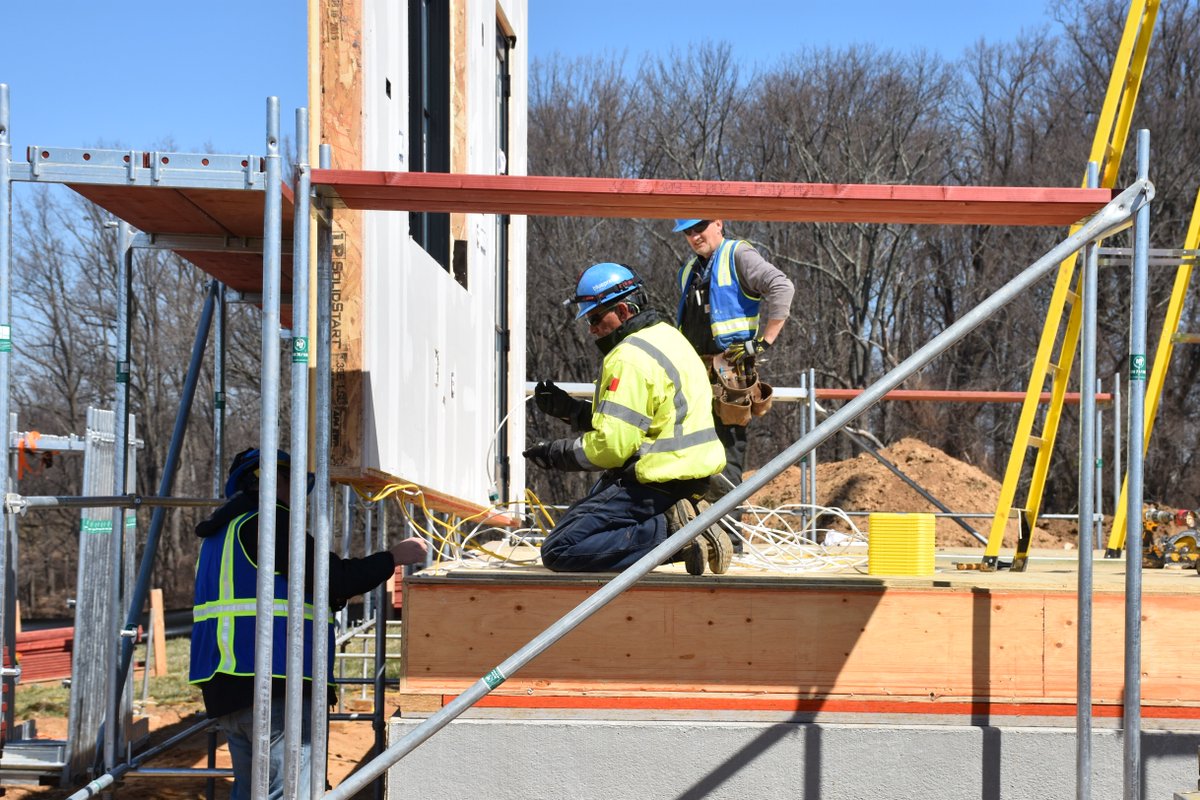 BPrint_Robotics's tweet image. Installation crews complete the on site assembly process with unmatched quality, precision, and speed.