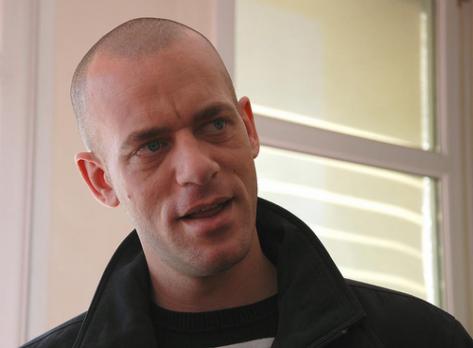 humanite_fr's tweet photo. L'arrestation de Salah Hamouri, alors qui venait d'obtenir son diplôme d'avocat, sucite l'indignation https://t.co/kXkF9QZeBe #Israël https://t.co/0Qe19lQ2WX