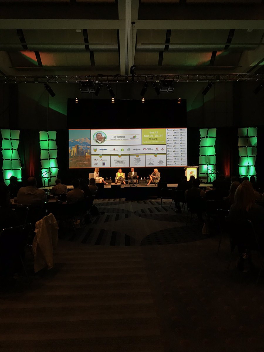 AmandaKMichalek's tweet photo. What about Millennials in the workplace? #COGA2017 @LibertyFrac @SarCharLand @DCPMidstreamLP https://t.co/j9TRAI4rrv