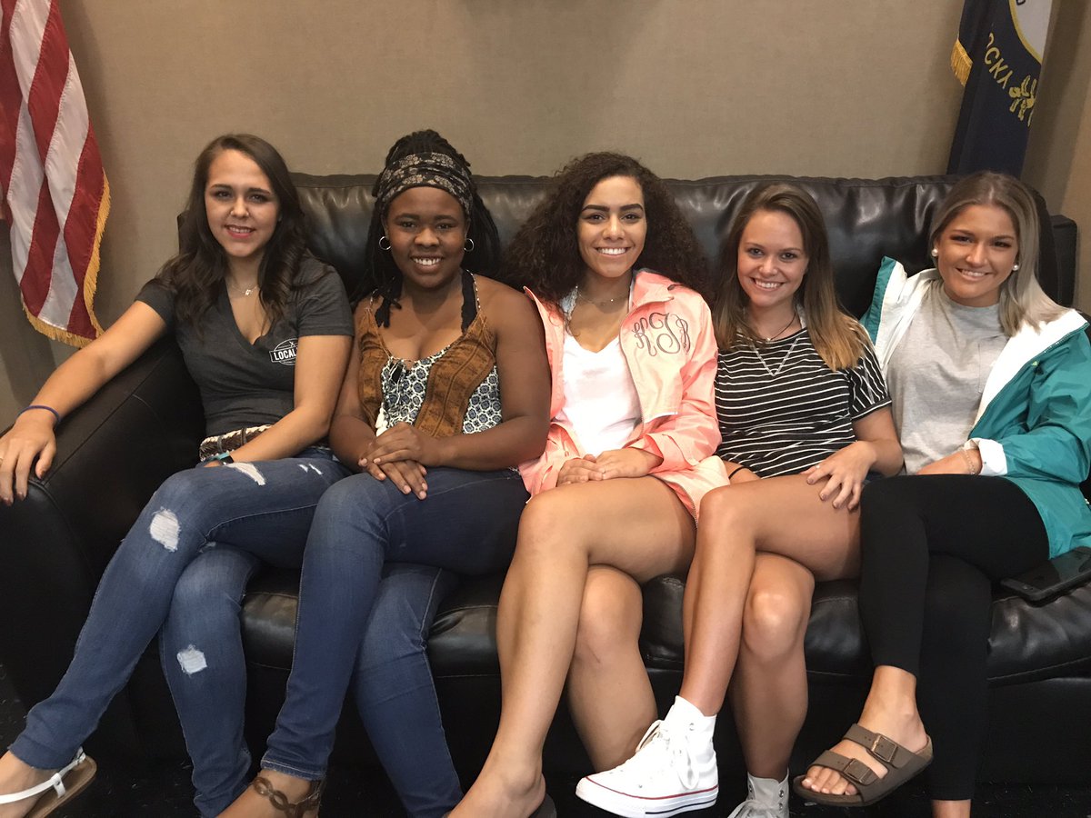 gcAcroTumb's tweet photo. Ladies are back on campus, moved in &amp; finished with physicals!!! Ready to hit the mat &amp; start training! #gcacro #roundtwo #acro #tumbling https://t.co/lEKW9u2L3X