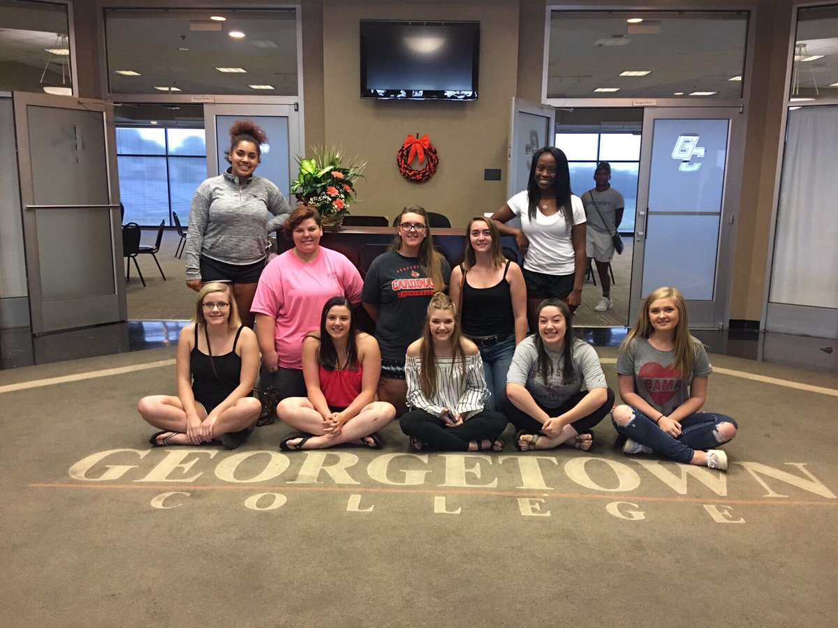 gcAcroTumb's tweet photo. Ladies are back on campus, moved in &amp; finished with physicals!!! Ready to hit the mat &amp; start training! #gcacro #roundtwo #acro #tumbling https://t.co/lEKW9u2L3X