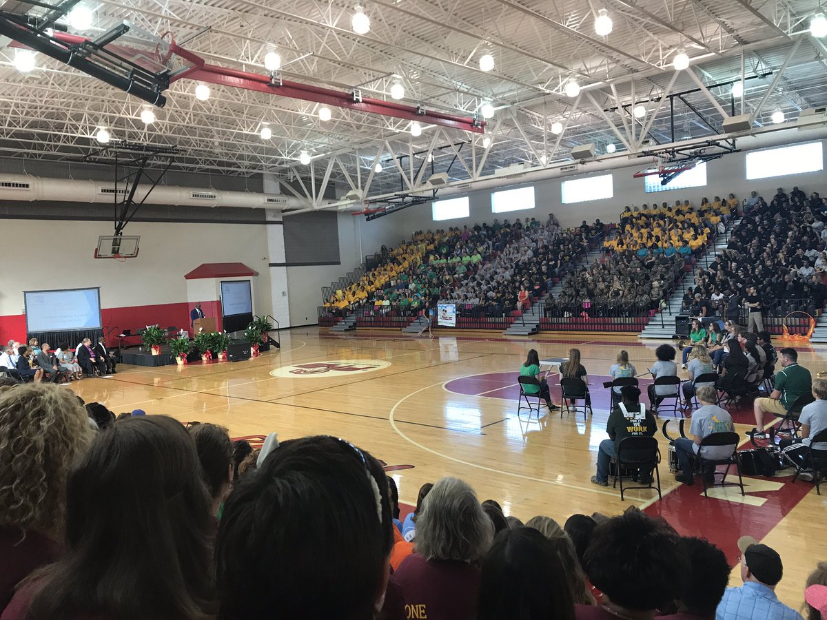 heyMsGirl33's tweet photo. #sizzlinFCS #LOMES @LOMESLions https://t.co/UMXQU3SWOZ