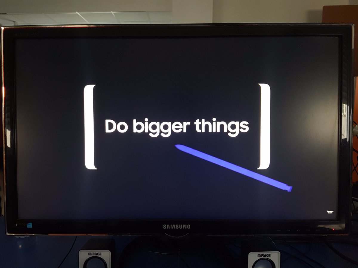 BSVFX's tweet image. الحدث المباشر لإطلاق #Samsung #Galaxy_Note_8 قد بدأ الآن ..أنا أشاهد من البيت وأنتم .. مشاهدة ممتعة😁