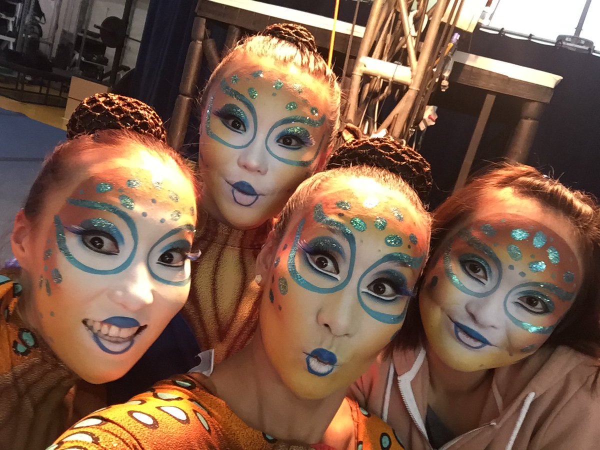 Cirque's tweet photo. #KURIOS about what's #happeninginPDX during a #CirqueWay intermission? Our #BackstageCirque got you covered! 📸 😚 #selfie https://t.co/7CY5D3akIP
