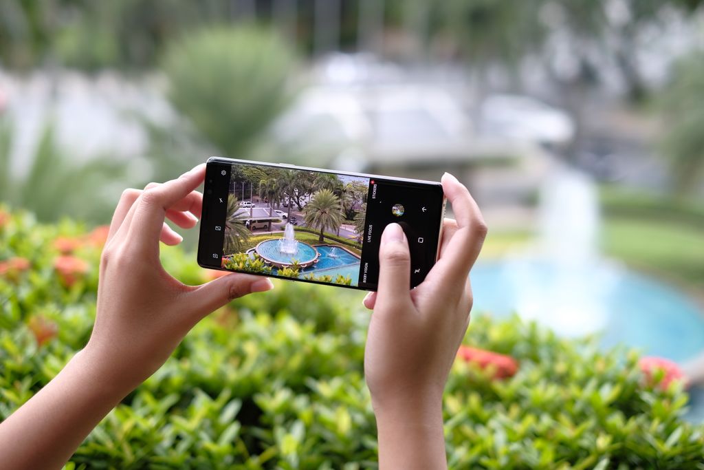 LiveSmart's tweet photo. Introducing the smartphone that you've been waiting for: the new Samsung Galaxy Note 8! #SmartGalaxyNote8 #GalaxyNote8PH https://t.co/kN0hNBBbAC