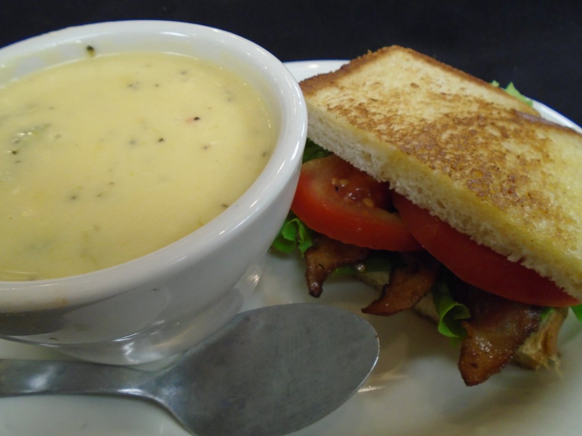CalicoCounty's tweet photo. Half Sandwich and Cup of Soup are always a great choice on a dreary day! #CalicoCounty #SunshineInAcup https://t.co/9uESaQHnom