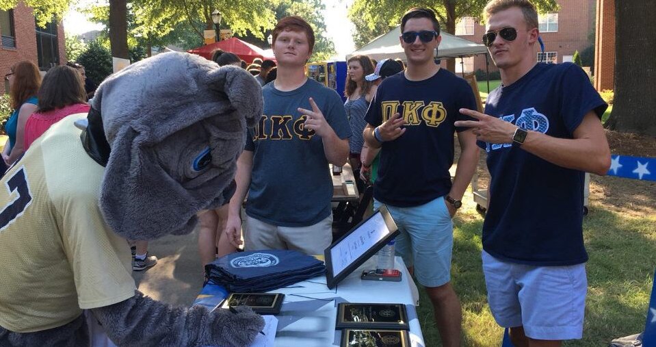 PiKappaPhi's tweet photo. Eta Mu (@PKP_WU) brothers received a visit from their university mascot while recruiting on campus. #JoinPiKapp ⚔️ https://t.co/pWOxhEDQdb https://t.co/pPB2MRll1i