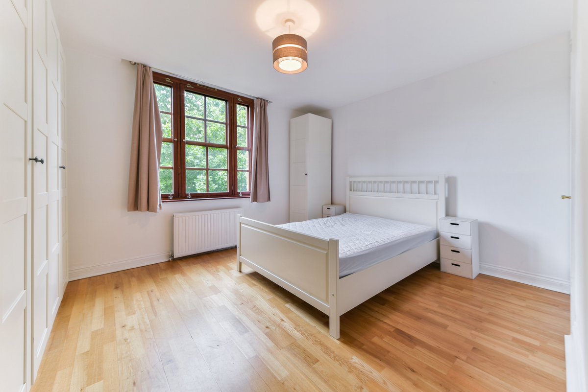 KF_DanWoods's tweet photo. NEW NEW NEW!! Delighted to announce this beautiful #property onto the market. #towerbridgebuildings #SE1 #charming #localagent https://t.co/xD9P0OnRu8