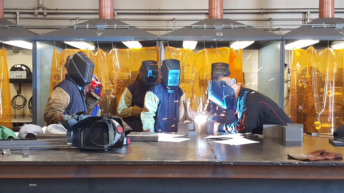 SenSherrodBrown's tweet photo. This year, our office hosted 18 different Summer Manufacturing Camps for Ohio students across the state. Learn more: https://t.co/S0Rdag7DRA https://t.co/Xto4OpNOsV