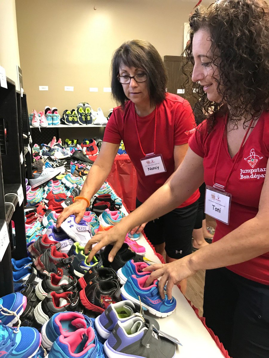 CTJumpstart's tweet photo. Today CTFS, @CTJumpstart &amp; our community partners gave 1,700 kids new shoes &amp; healthy snacks for the 1st day of school! #SnacksnSneakersDay https://t.co/QyVhob6OXz