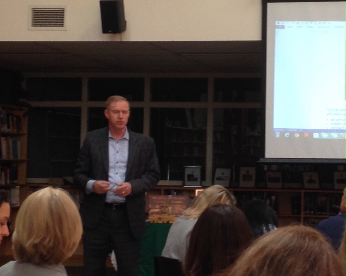 deSalesTCDSB's tweet photo. Director of Education, Rory McGuckin, talking to new Ps &amp; VPs about Servant Leadership #TCDSBLS @TCDSB https://t.co/oO34avdBFQ