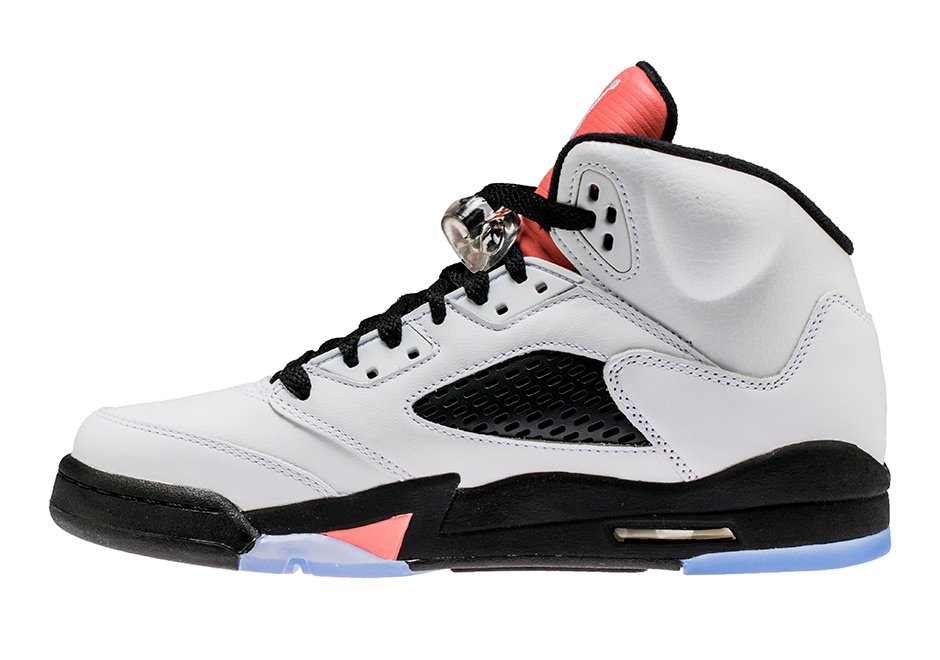 sneaker0630's tweet photo. 【9/2日発売】AIR JORDAN 5 “SUN BLUSH” 140ドル

レディースサイズ限定となっている模様。 https://t.co/zbOz7sE2zR