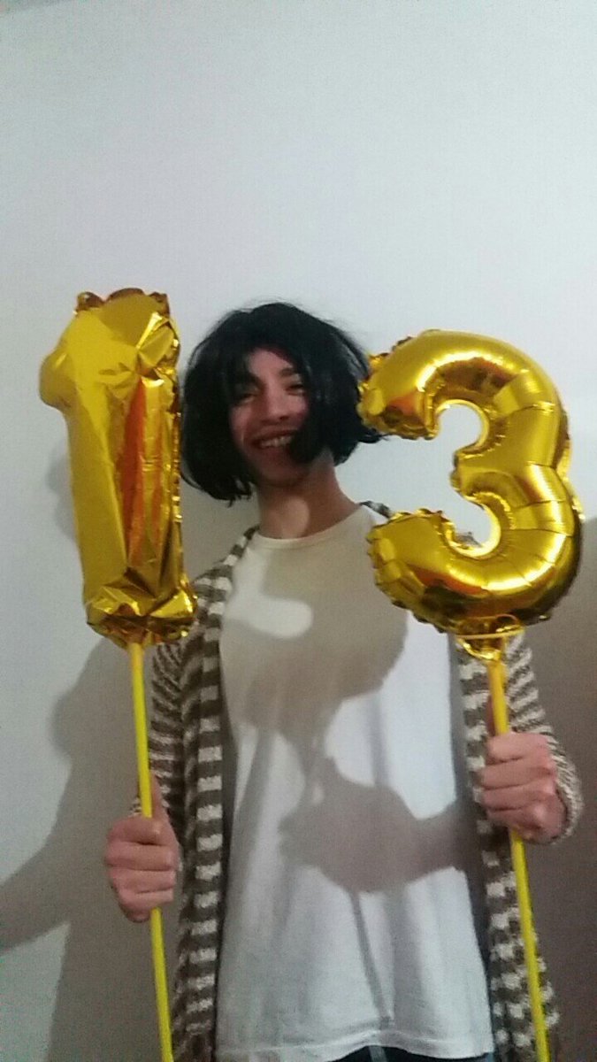 santibe997's tweet photo. Niñas con 13 años hoy en día // yo con 13 años https://t.co/E3SLfQSYqN