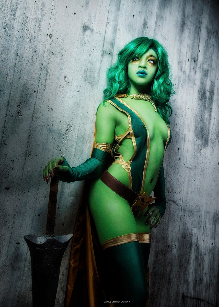 comicconvixens's tweet photo. Come see the Cosplay Cutie Turned Burlesque Beauty, @makiroll90 at our #NYCC17 show Fri, Oct 6! Ultimate tix: https://t.co/gf82ZDpARQ https://t.co/MigsDyDoWS