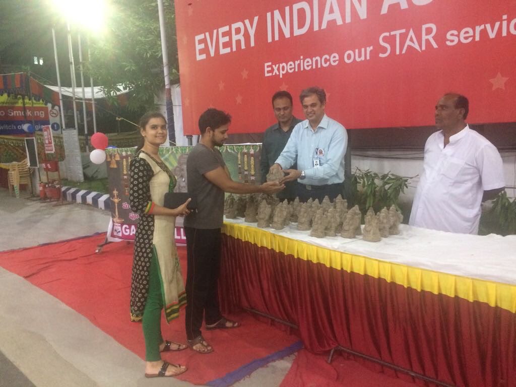 SupriyaDixit13's tweet photo. On ganesh chavithi eco ganapati idols given to customers @HPCL outlet M/s Ganga filling station by Dgm Secunderabad ro https://t.co/jLT5KAt8Ze