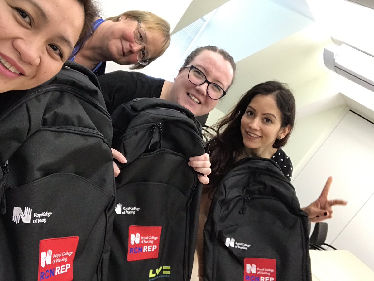 pinkskydiver's tweet photo. I don't think Adele was prepared for us to be so excited by our bags! 😂 #newreps #foundationmodule #rcn @theRCN https://t.co/dO5LN9rJJz