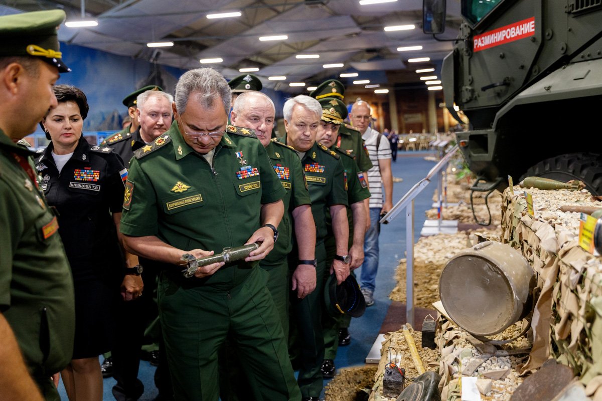 Форум о войне. Шойгу ВКС. Войска ВКС В России. Шойгу на выставке армия. Военная выставка Россия.