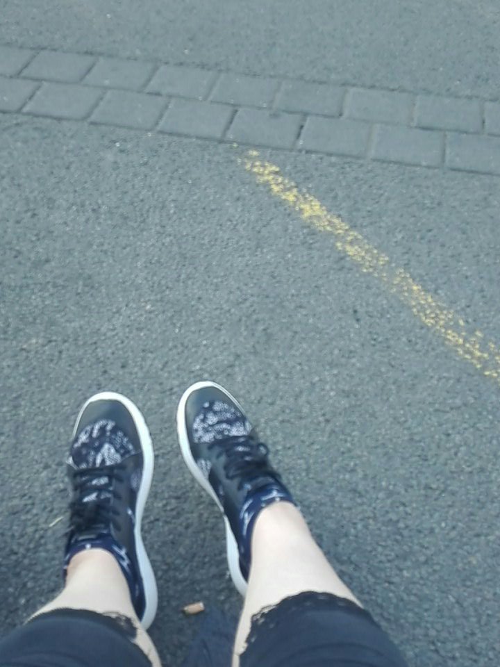 Die_Panda98's tweet photo. Füße tot https://t.co/GH47GZWsE7