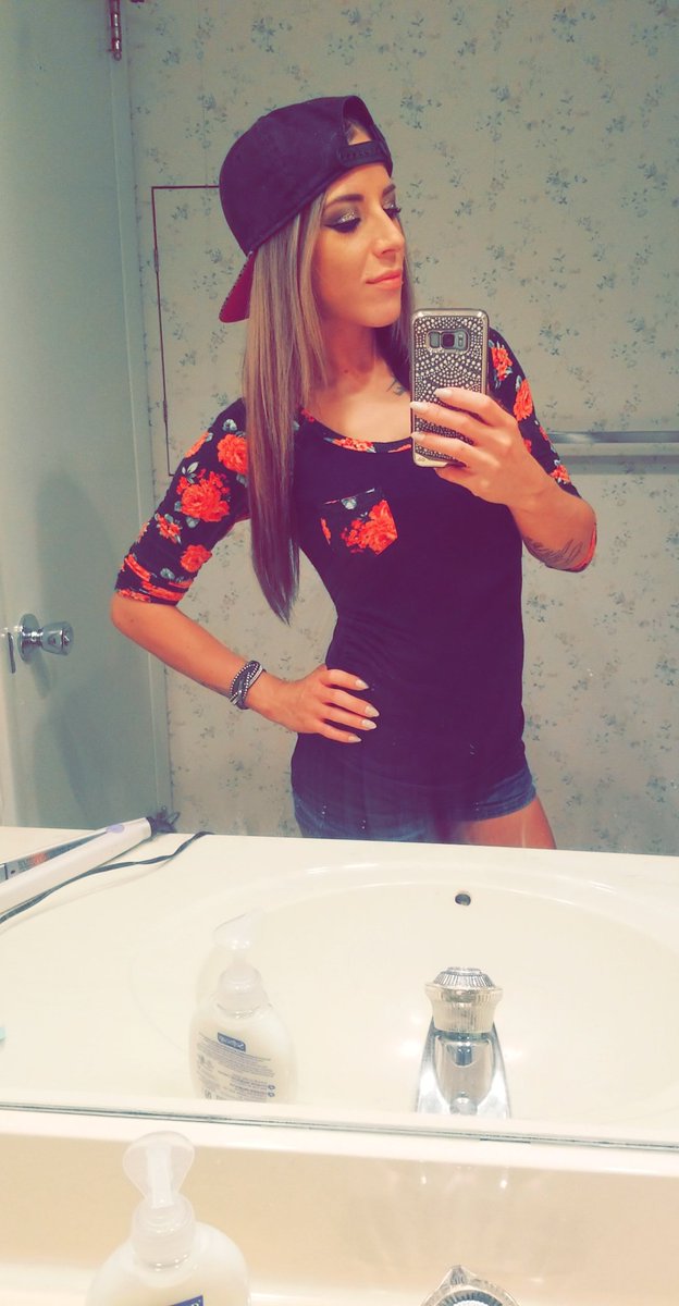 DRyyder's tweet photo. Snapbacks and tattoos❤🖤❤ #mfc #camgirlslive #comeplay #ifyoufollowtherulesyoumissallthefun #mfcmodel https://t.co/FBpAyxoIMs