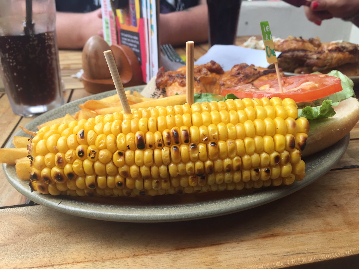 CoRn on the cob... throwing up the horns 
<a href="/Korn/">Korn</a> #brixtonacademy #nandos