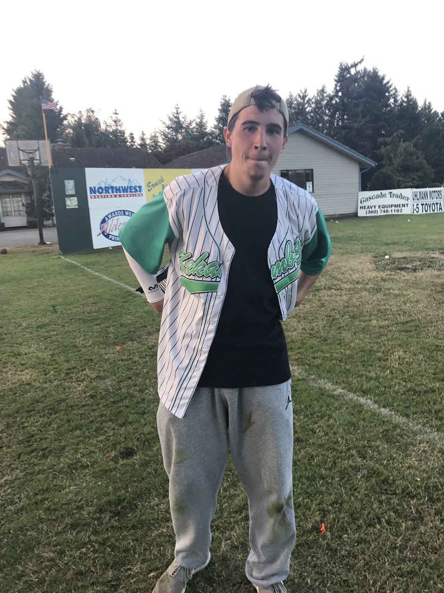 CtownWiffle's tweet photo. The league would like to congratulate @GodOfZips for winning the Machado Award(Best Defensive Player) for the 2017 season! https://t.co/fJ1dLgWnbD