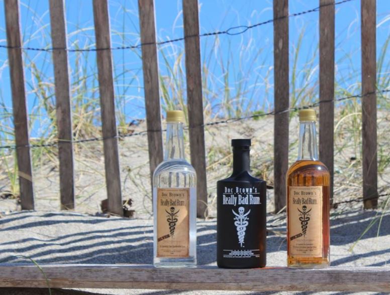 🎵 If you like drinking rum at midnight on the dunes of The Cape  🎵 Stop by one of Doc's #CapeCod #Rum tastings: ow.ly/IGJ130eCGQq
