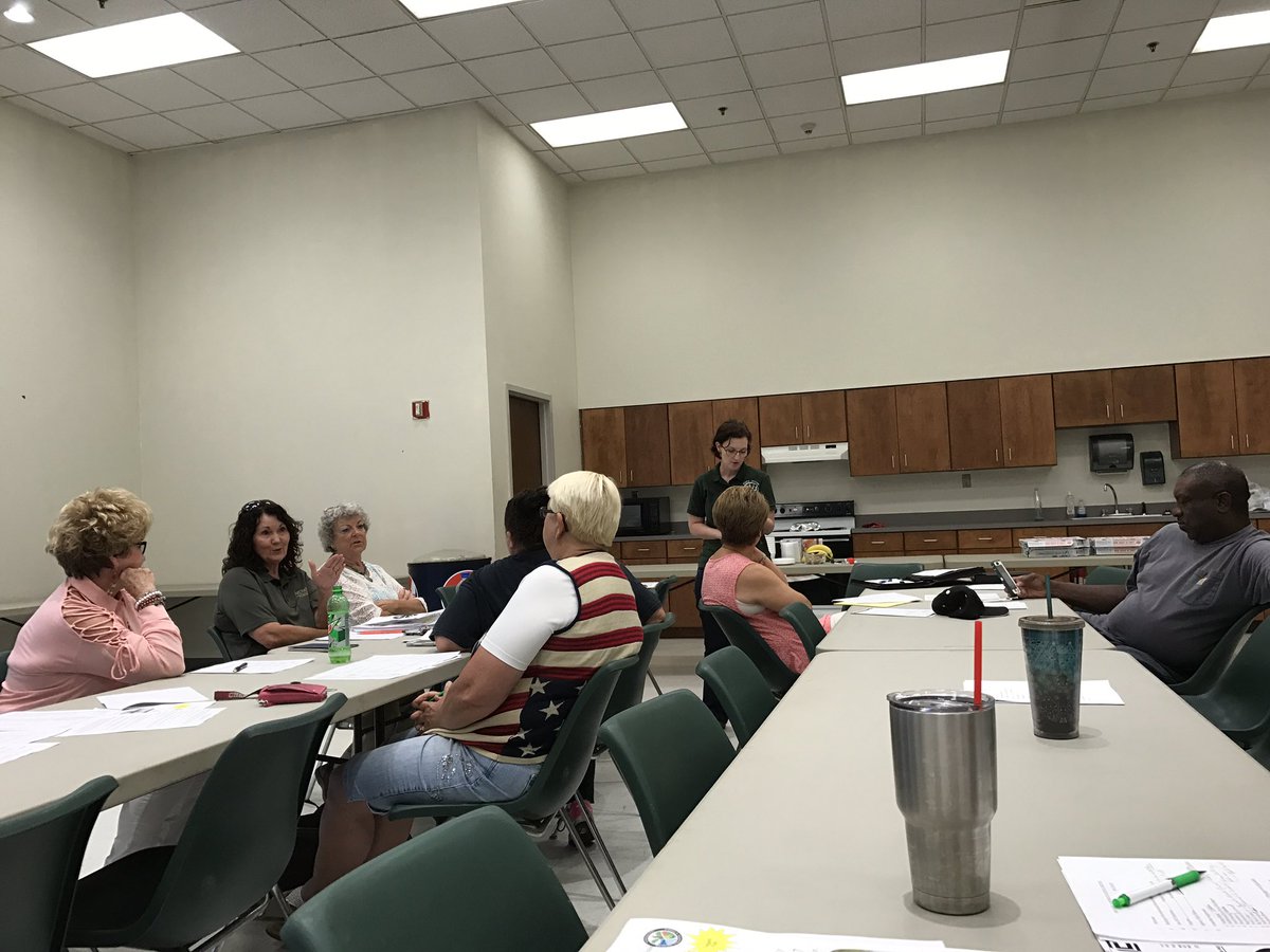 Jim_McAdory's tweet photo. Grt thing about Ext is grassroots guidance. Neshoba wildlife jamboree 1 of MS largest starts w local input.Event Nov. 14 @MSUExtService https://t.co/z20wfiPZRL