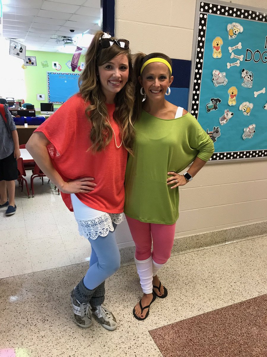 DrC_WKU's tweet photo. It's 80s day at Briarwood and we're having a blast!! #BEateam #BEretro #BErad https://t.co/YXlK2aRNhg