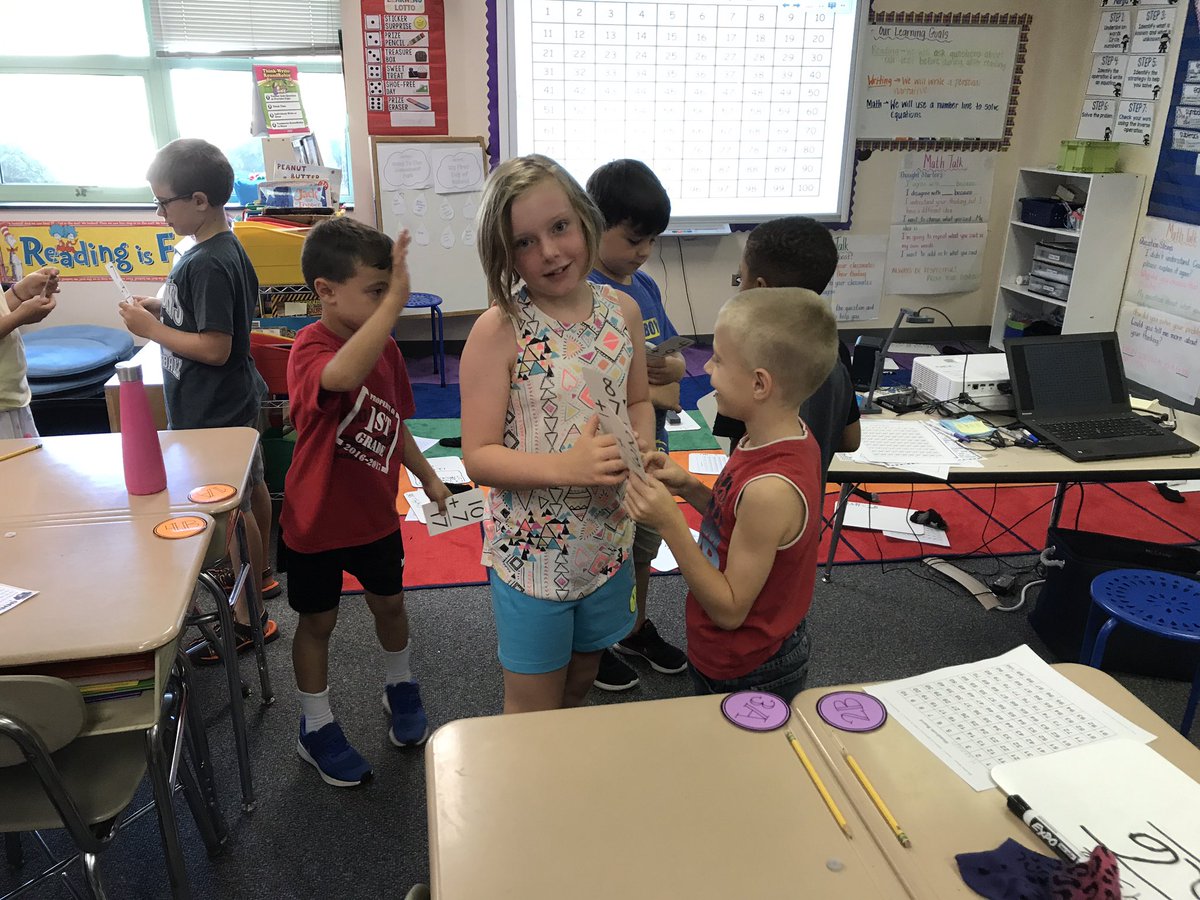 MrsMcCown2nd's tweet photo. What do you do when you only have 7 minutes between specials &amp; lunch? Quiz-Quiz-Trade math facts! #learningeveryminute https://t.co/IQh1egSFJI