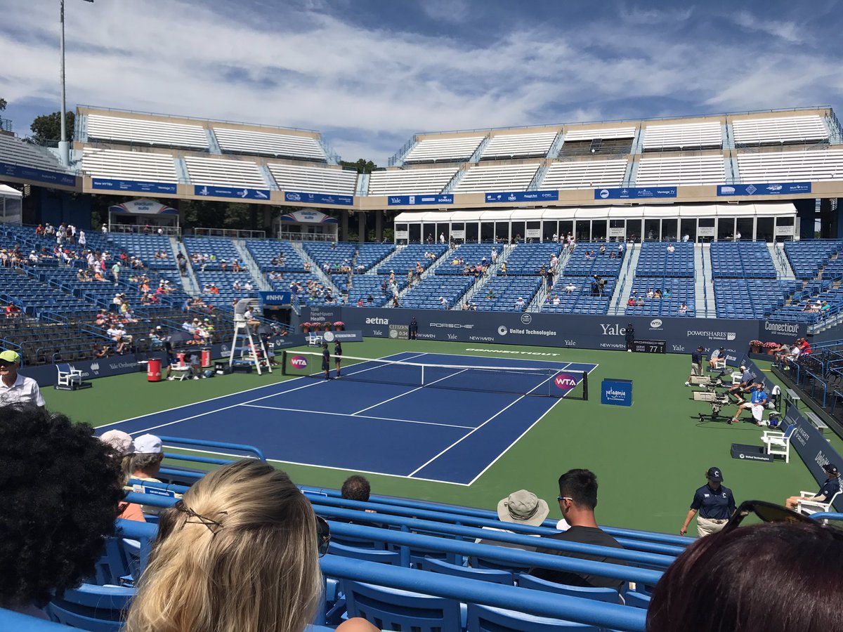 thetallblondect's tweet photo. Gorgeous day at the @connecticutopen at @Yale! #ctopen #tennis #nbc30 #yale https://t.co/Gc9vtceVpz