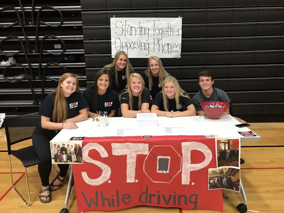 stopwd2017's tweet photo. Come join our club and pledge against texting and driving with us!:) https://t.co/OhCCmvPOHV