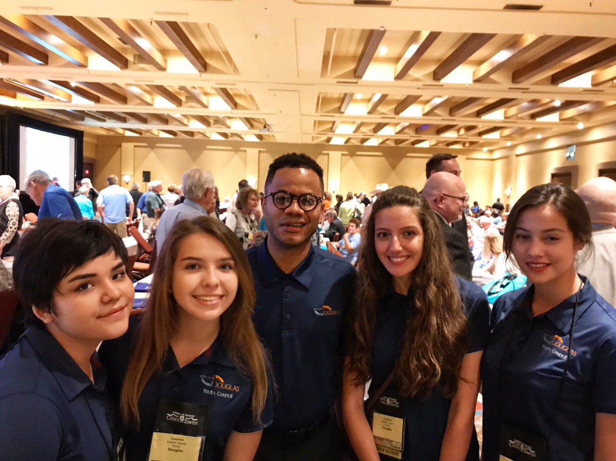 RobertYUribe's tweet image. Proud of our #YouthCouncil and proud to be representing The City of #DouglasAZ, the greatest #Bordercommunity in the State of #Arizona.