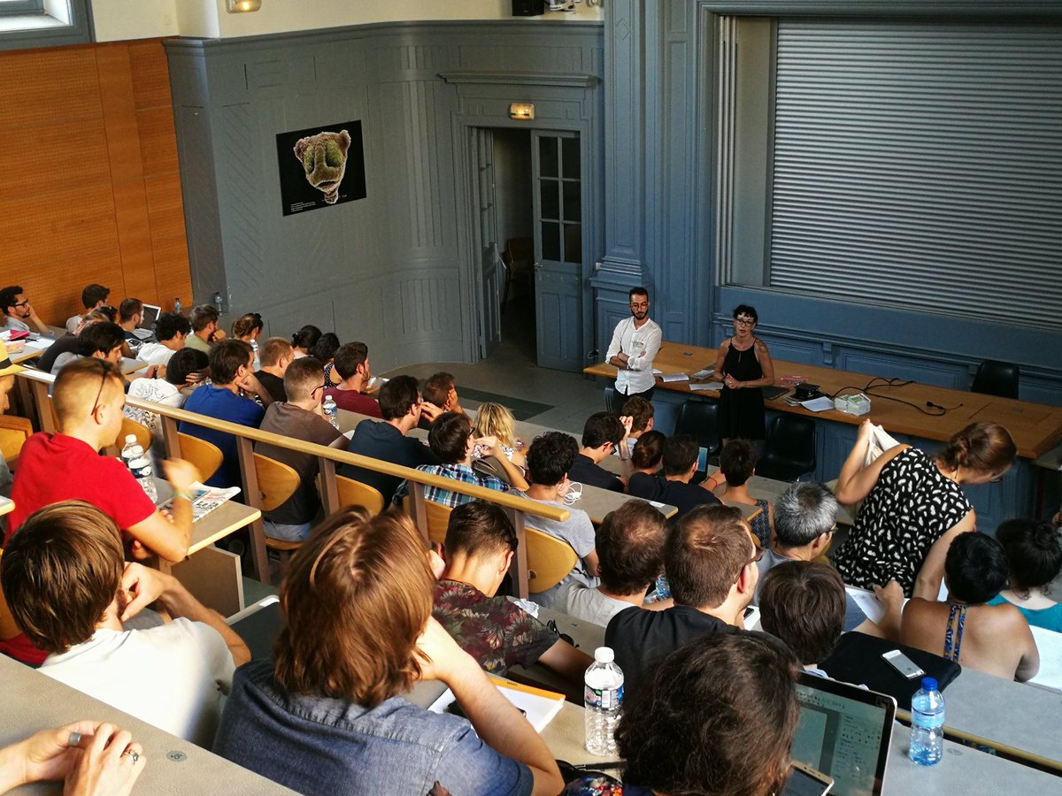 LePG's tweet photo. Formation de @cmoreldarleux et Imad Attamimi : "Ecosocialisme : notre avenir en commun" devant une centaine de militant-e-s.
#JJRM https://t.co/YNHg4rEZ8i