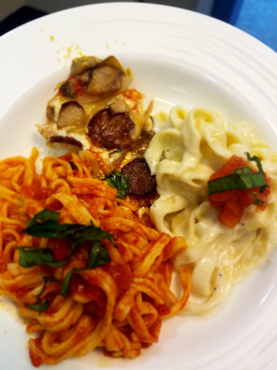 CinitaeS's tweet image. Pizza and Pasta !!🍕🍝 #285CUL #InternationalCuisine