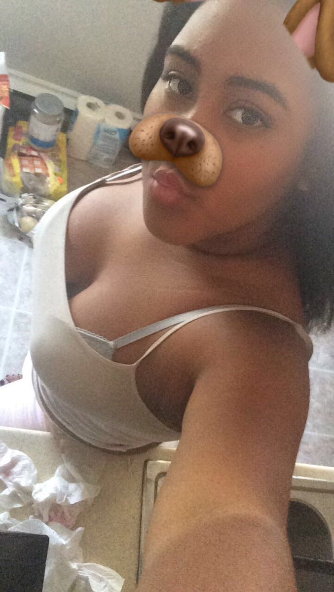 adym_ricco's tweet photo. Would you smash? #lastfam #lastmann #cute #hot #wouldyousmash #people like, comment, re-tweet if you'd smash 😂😂 https://t.co/Sm0dvljhYf
