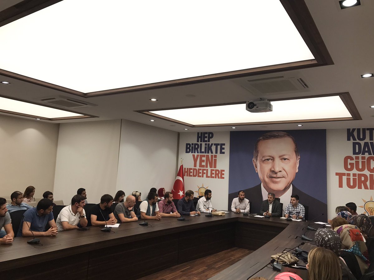 Haftalık Olağan Yönetim Kurulu Toplantımızı İlçe Başkanımız Sn. Salih Bayraktar önderliğinde Gerçekleştiriyoruz. <a href="/tahaayhan/">Taha AYHAN</a> <a href="/alperodabas08/">Alper ODABAŞ</a>